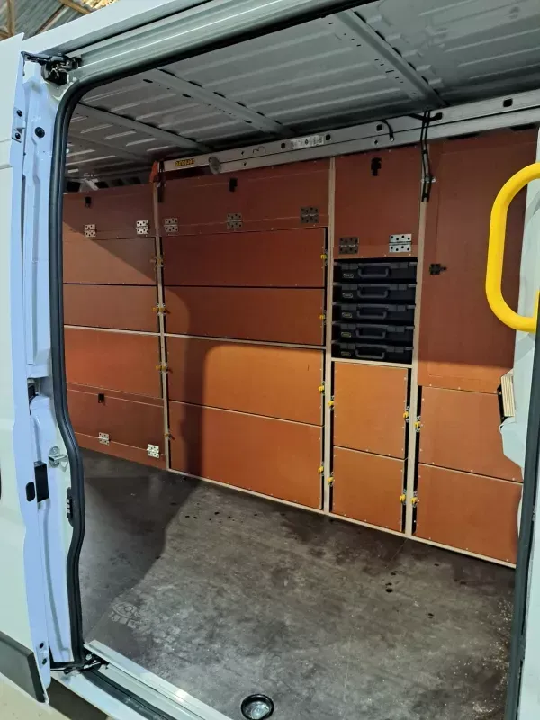 aménagement intérieur véhicule utilitaire