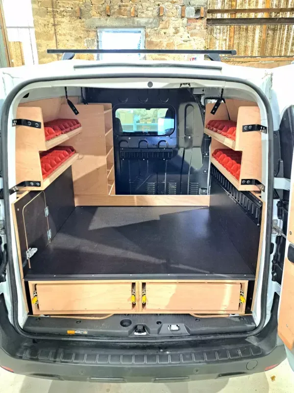 aménagement intérieur véhicule utilitaire