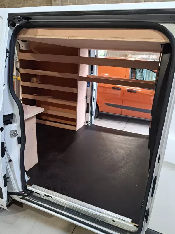 aménagement intérieur véhicule utilitaire
