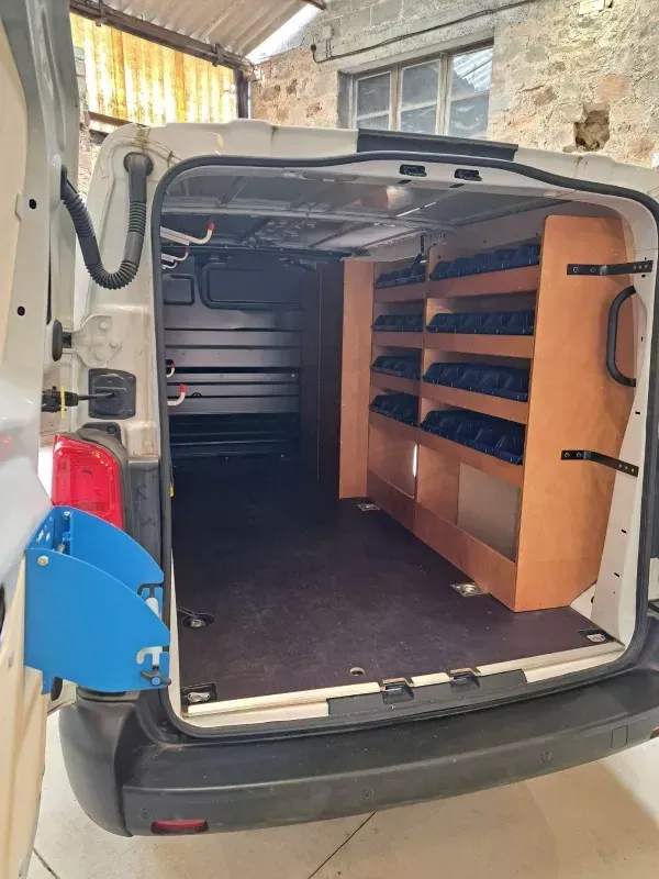 aménagement intérieur véhicule utilitaire