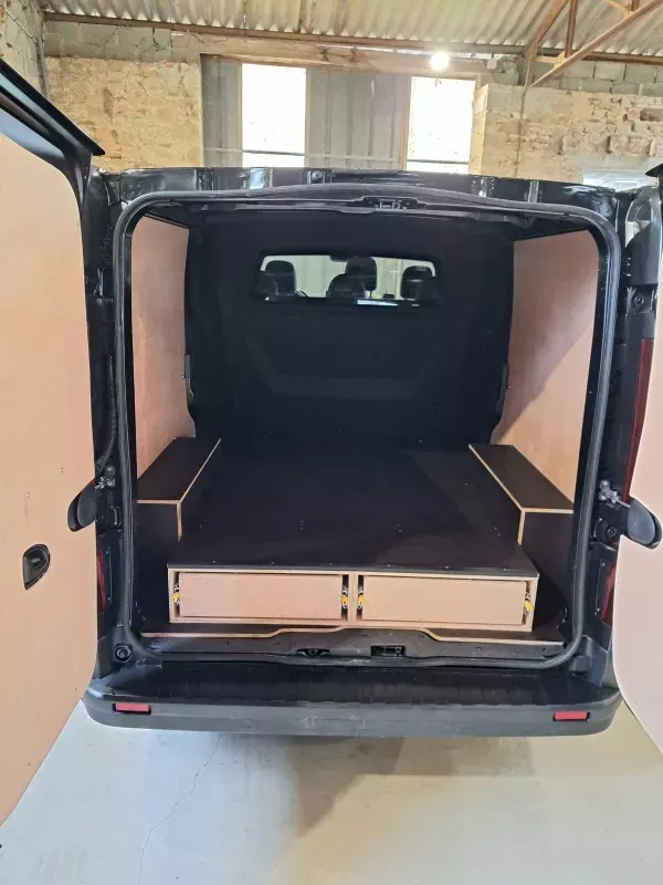 aménagement intérieur véhicule utilitaire